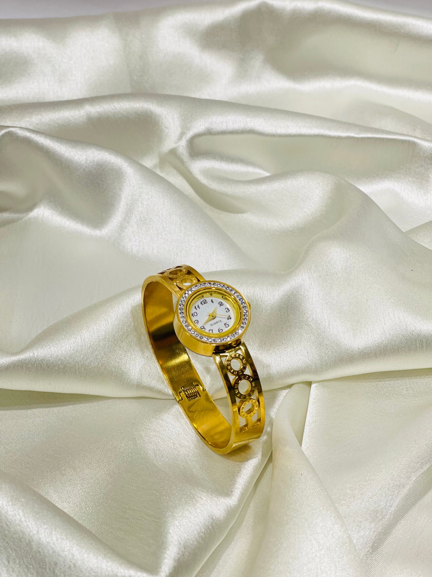 Home Pearl Elegant Anti Tarnish Gold Bracelet Watch for Women