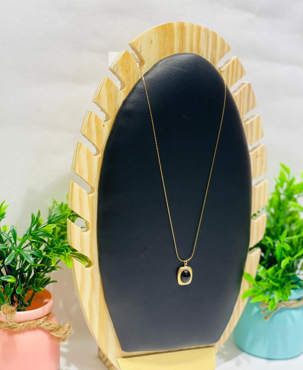 Home Pearl Elegant Black Stone Pendant Necklace-Anti Tarnish Gold Finish
