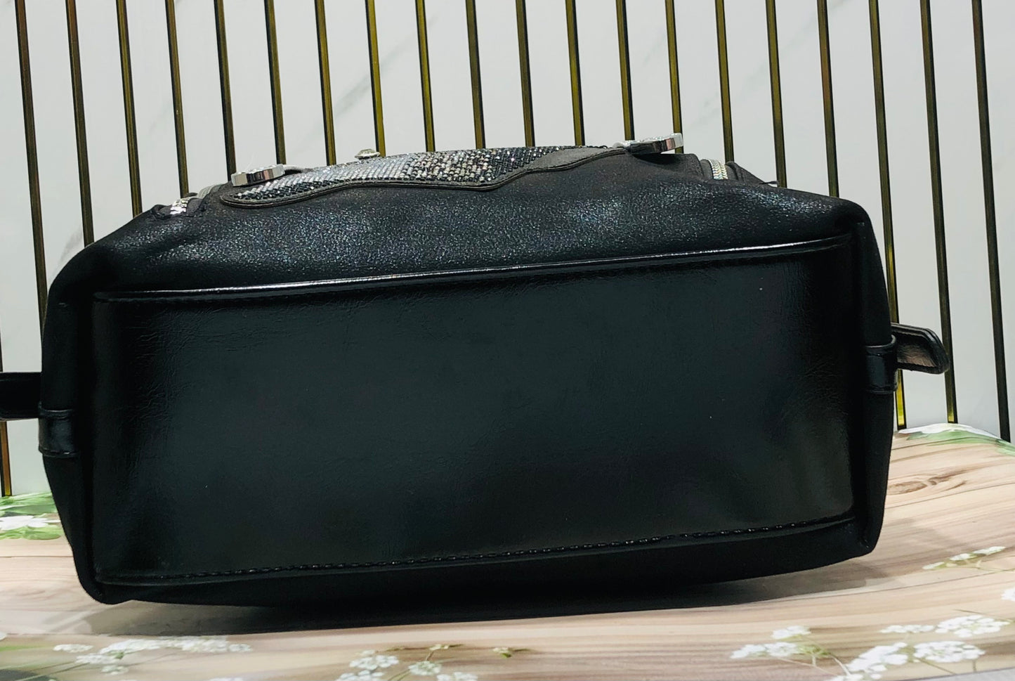 Home Pearl Medium Handbag – Glam Style