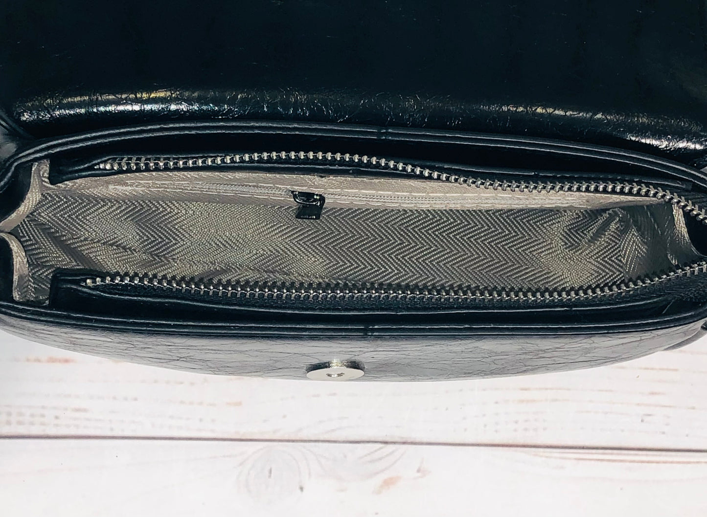 Home Pearl Glossy Sling Bag – Minimalist Chic with a Modern Twist