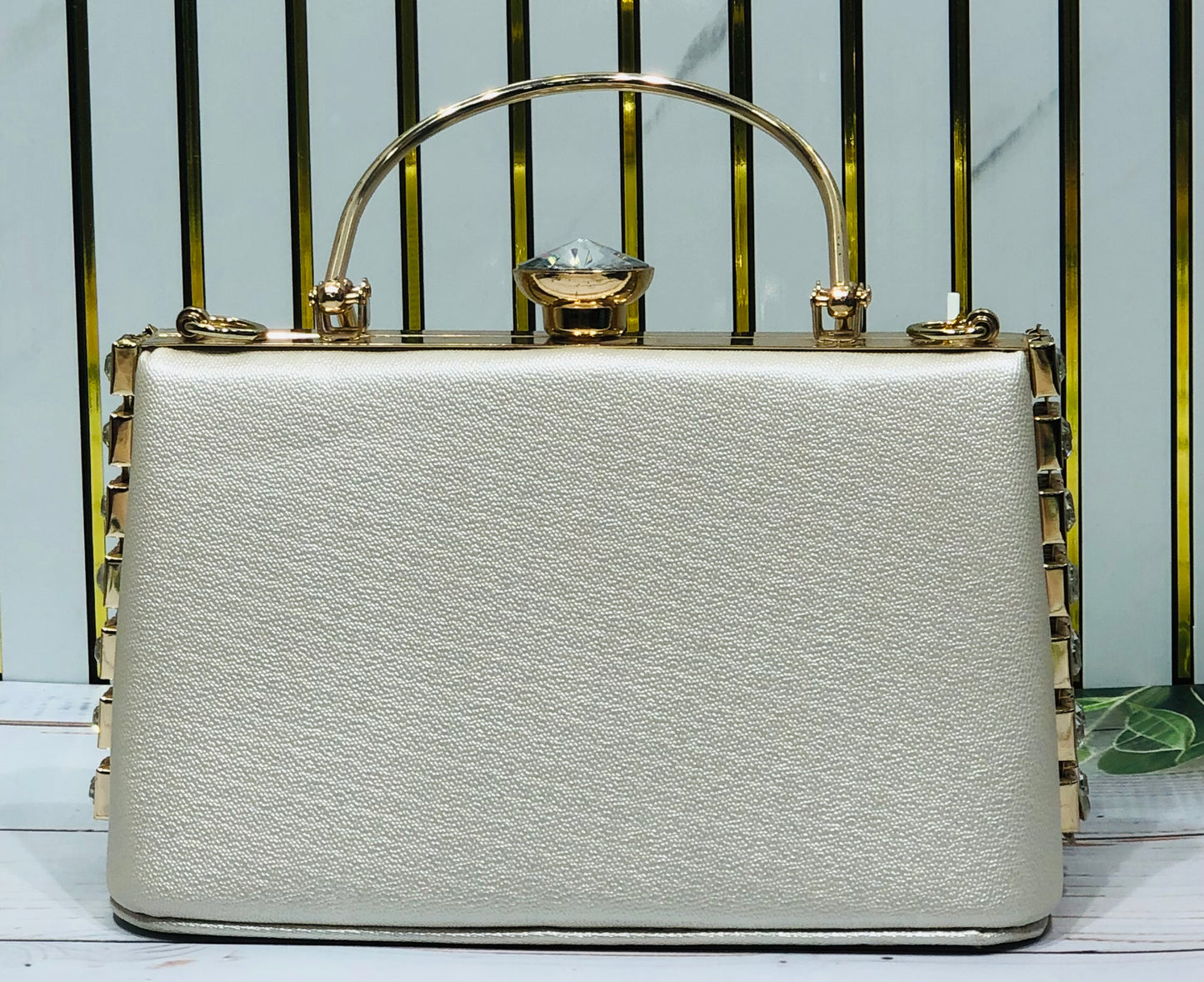 Home Pearl Luxury Pearl Crystal Embellished Bridal Clutch
