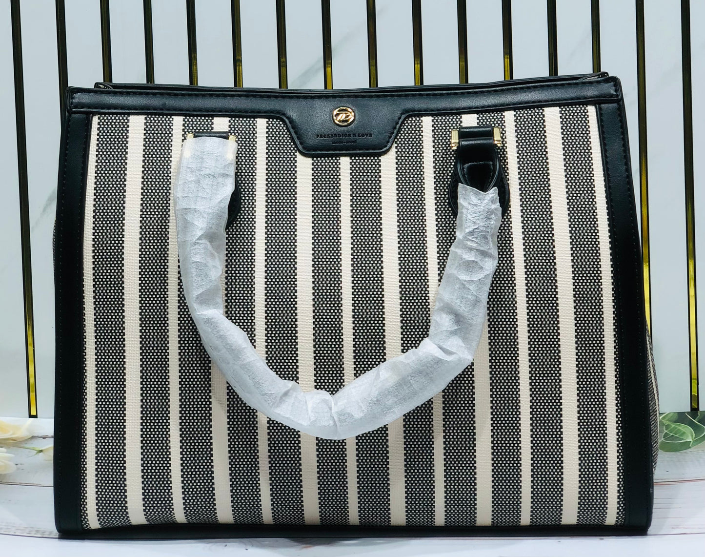Home PearlElegant Striped Medium Bag – Stylish Everyday Handbag
