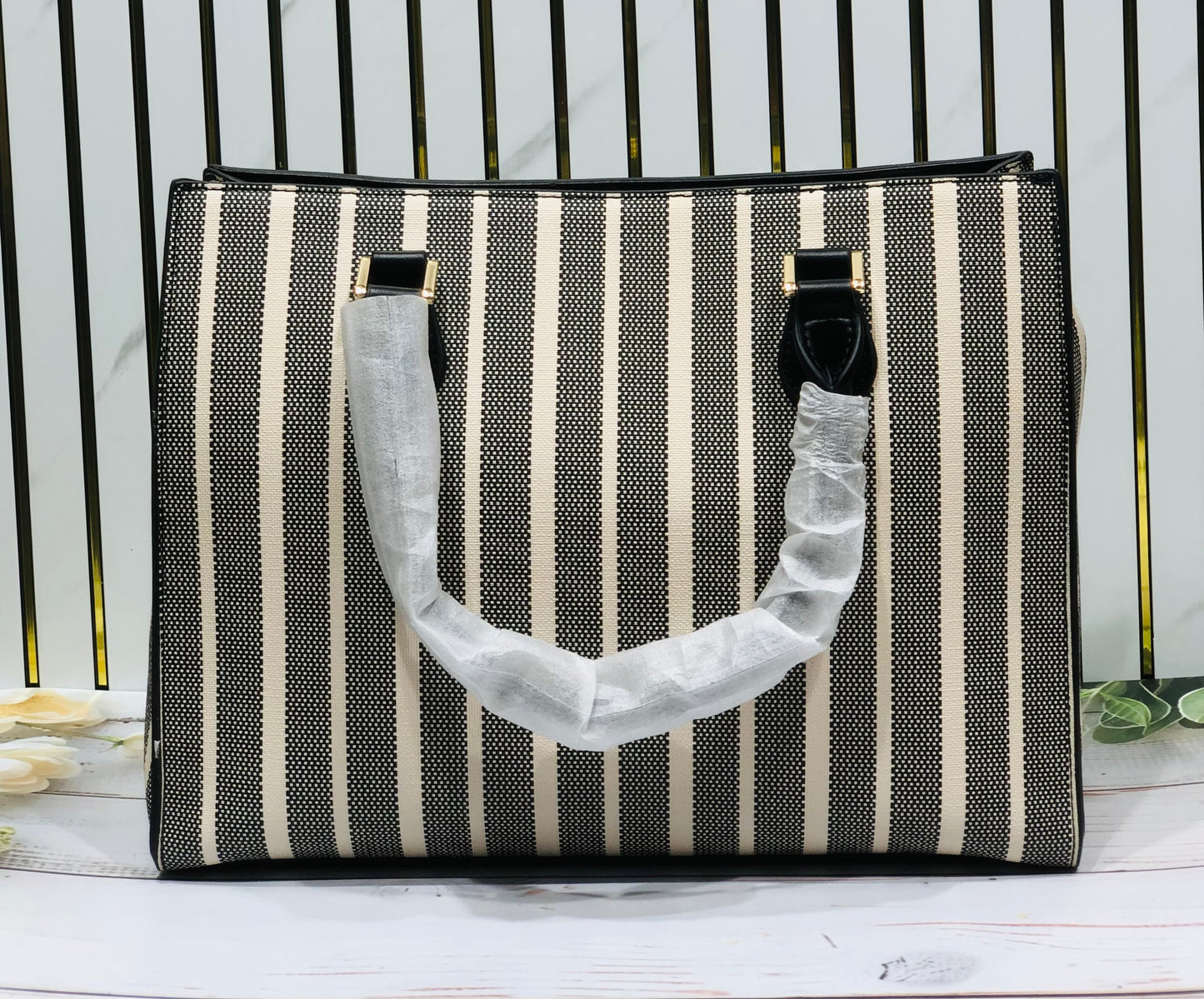 Home PearlElegant Striped Medium Bag – Stylish Everyday Handbag