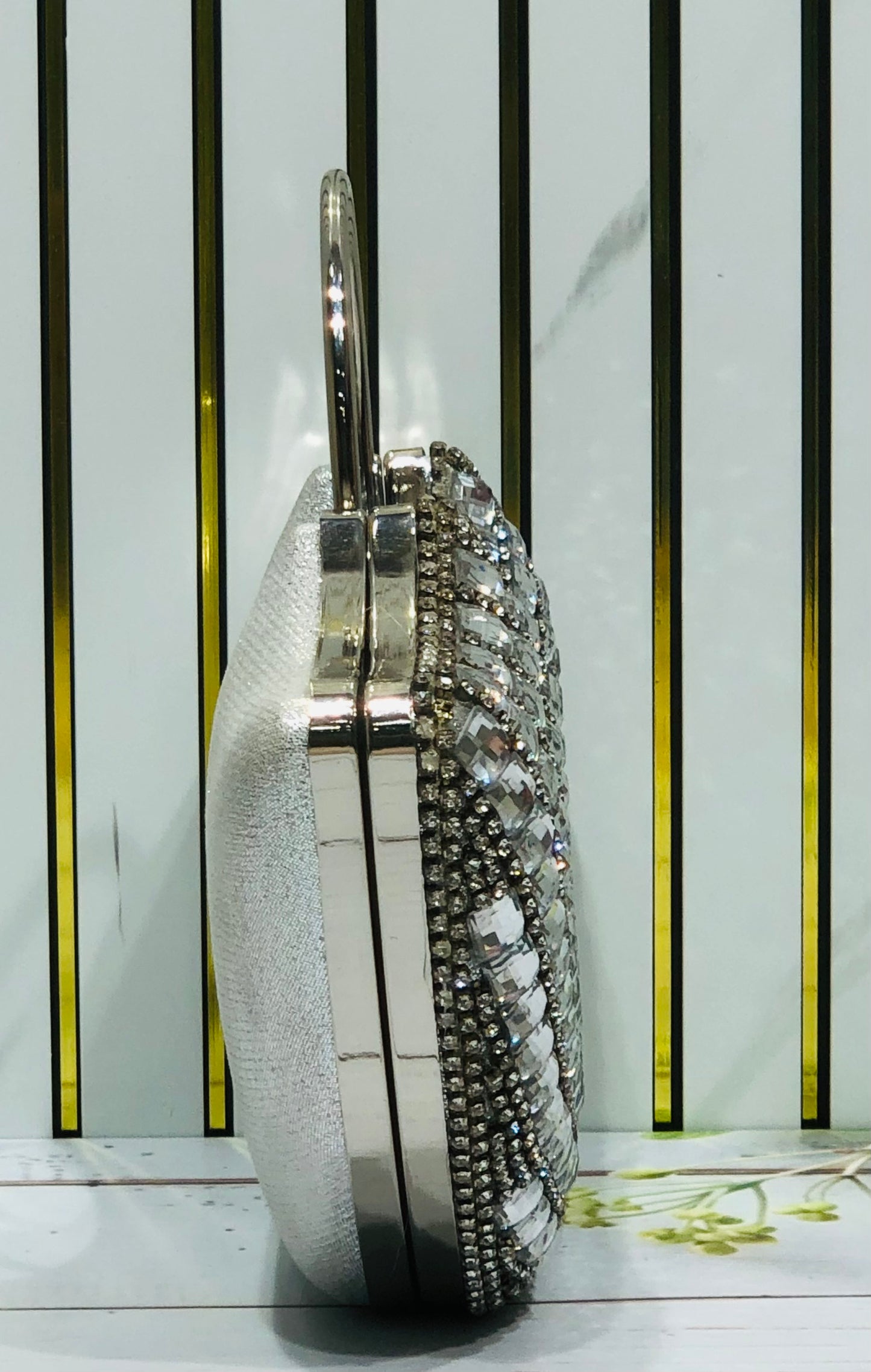 Home Pearl Sparkling Bridal Clutch – Glam Elegance in Every Detail