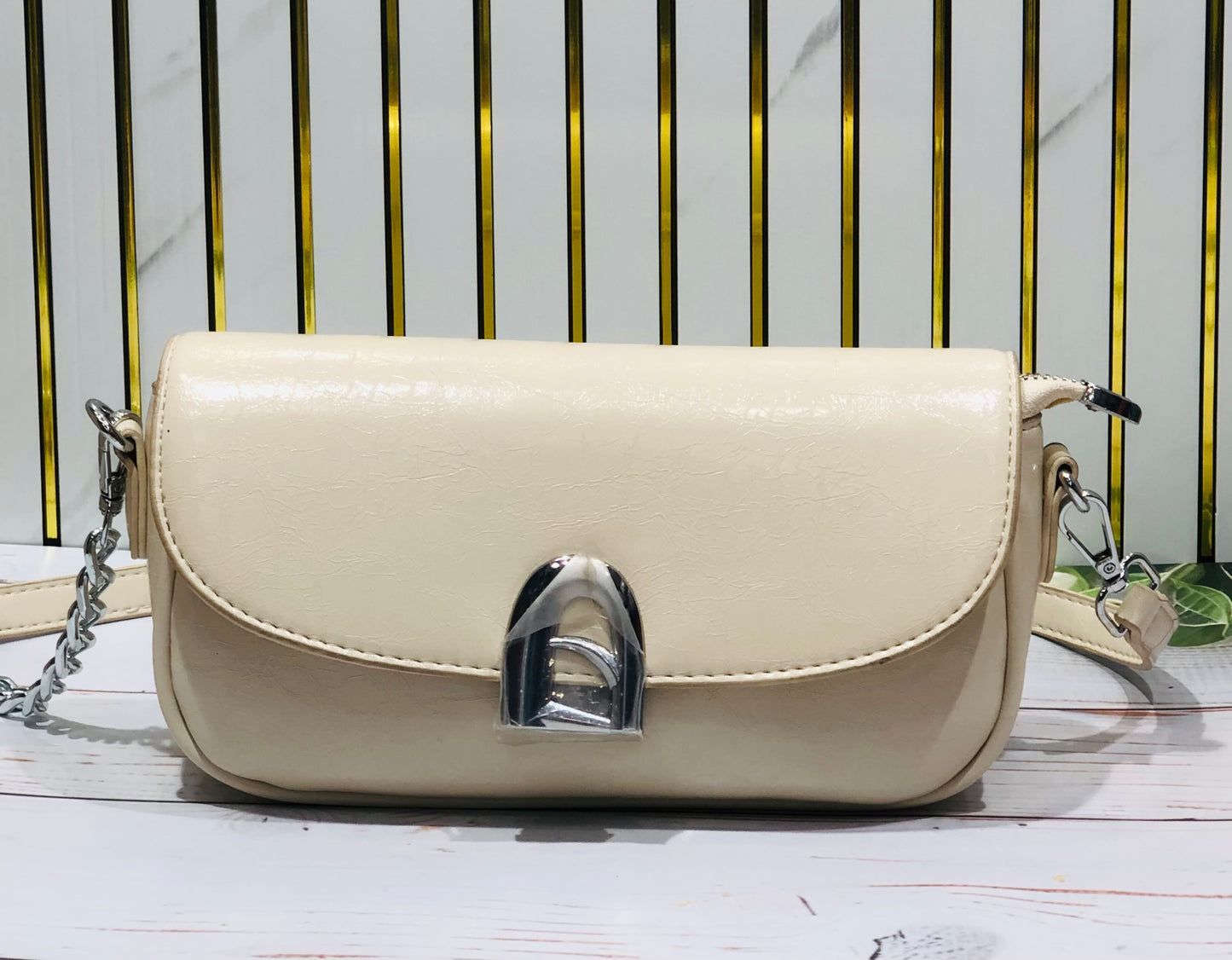 Home Pearl Glossy Sling Bag – Minimalist Chic with a Modern Twist