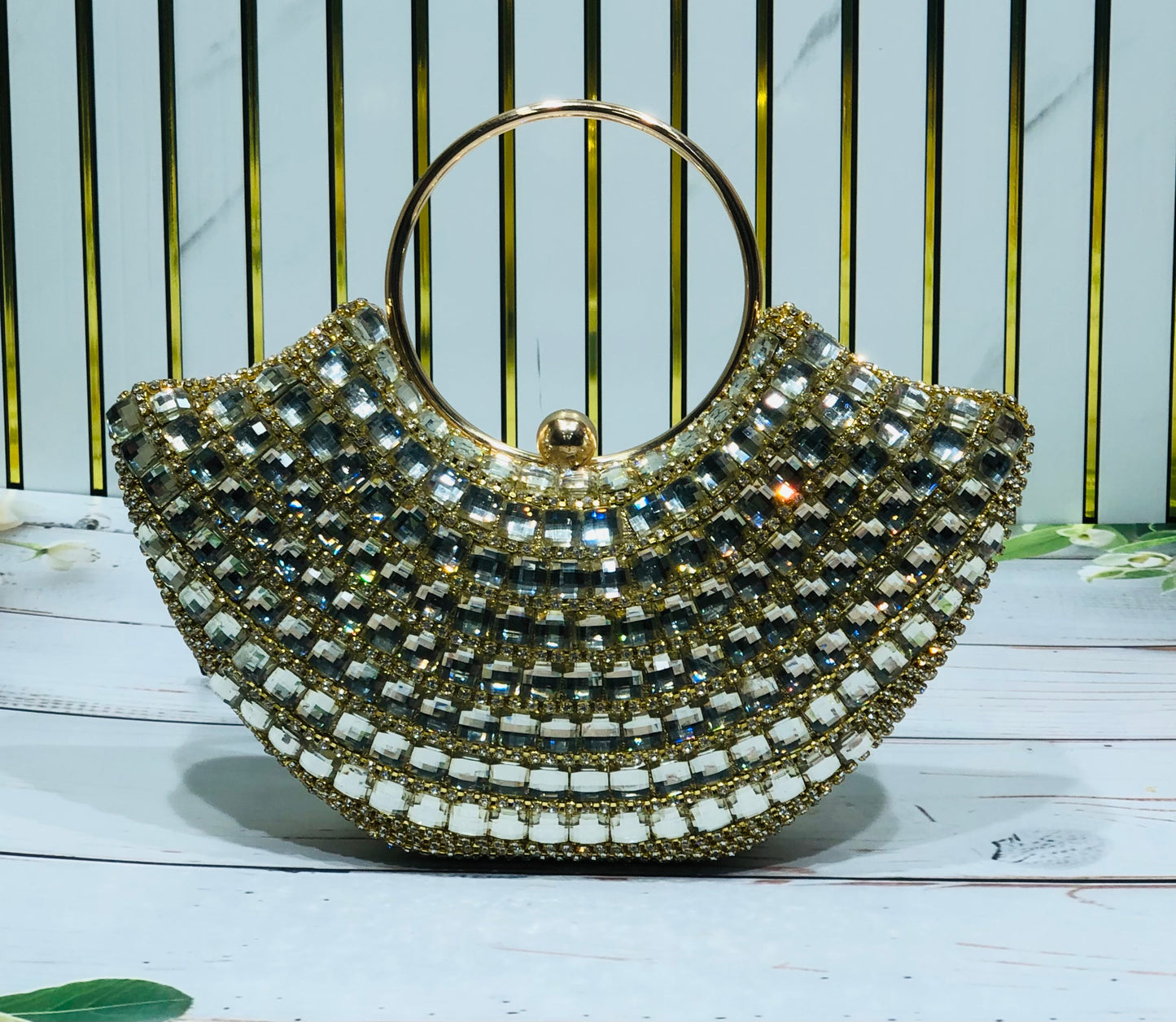 Home Pearl Sparkling Bridal Clutch – Glam Elegance in Every Detail