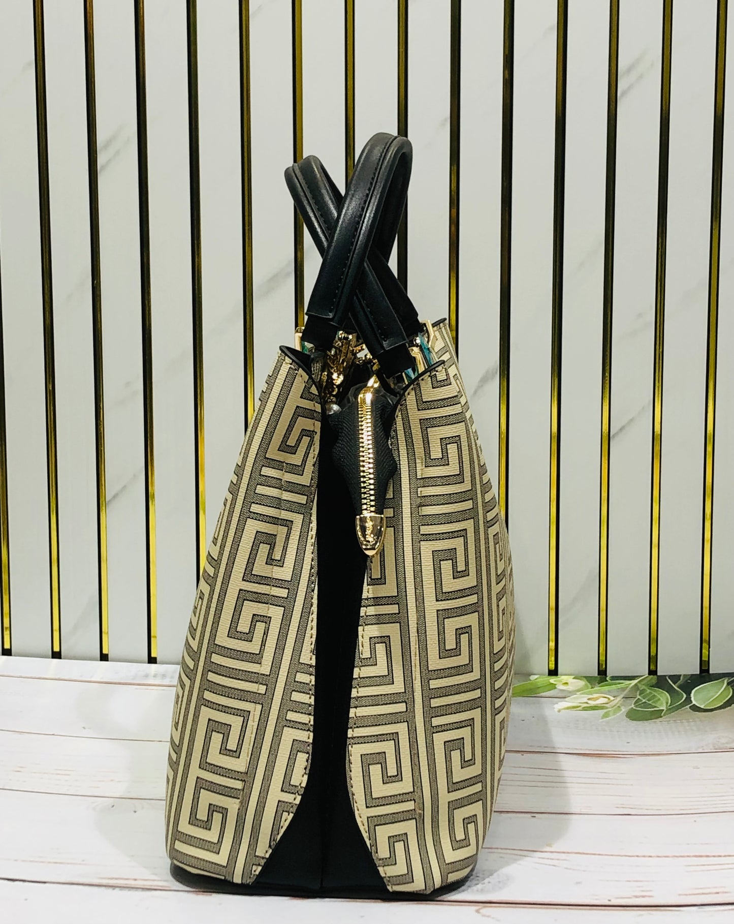 Home Pearl Premium Geometric Print Medium Handbag – Gold & Teal Accent