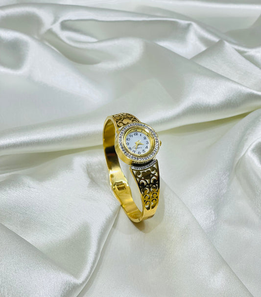 Home Pearl Royal Engraved Gold Bracelet Watch for Women-Anti Tarnish Gold Finish