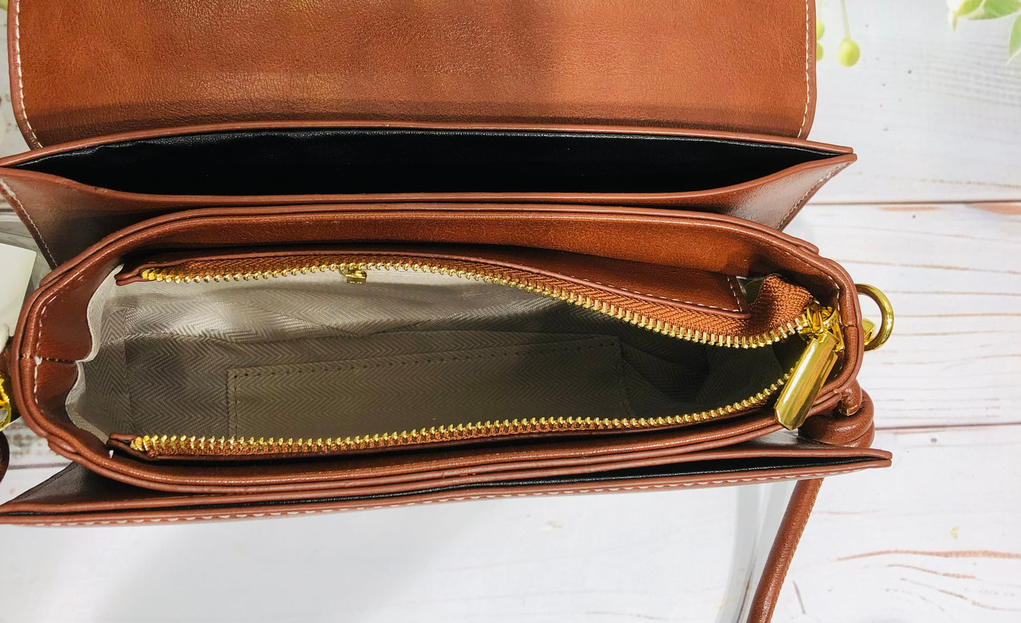 Home Pearl Elegant Sling Bag – Minimalist Style with Modern Charm